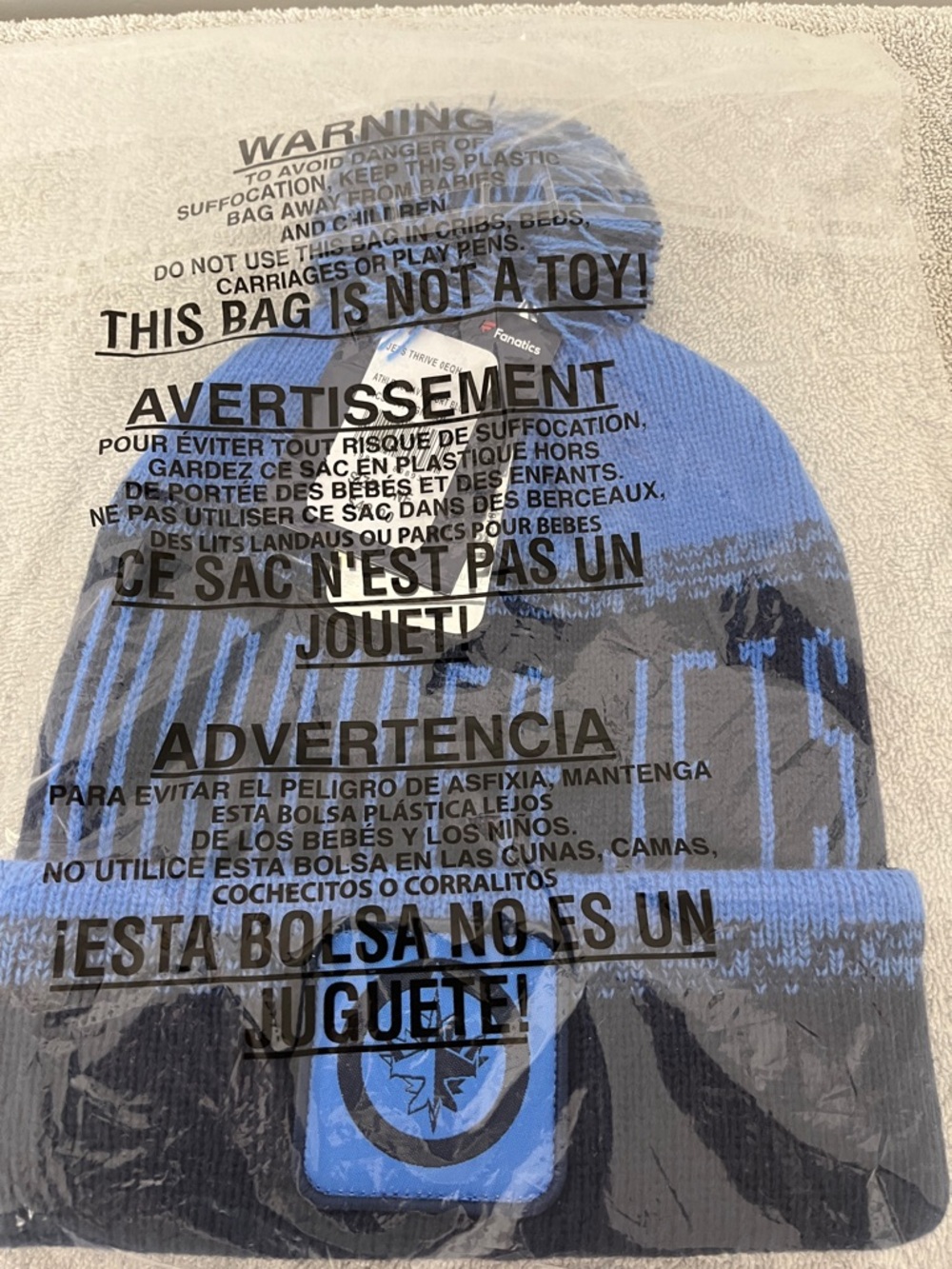 Fanatics Winnipeg Jets Black and Blue Pom Pom Beanie NWT